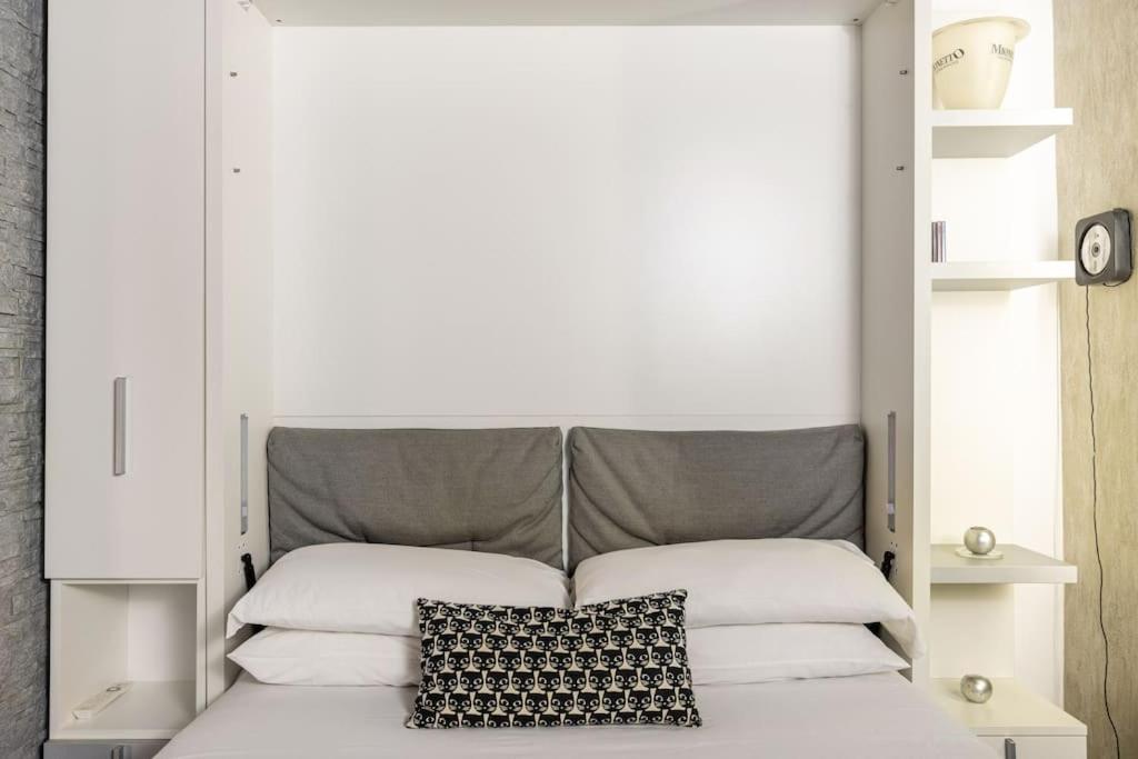 Art Inn Centro Неаполь Экстерьер фото